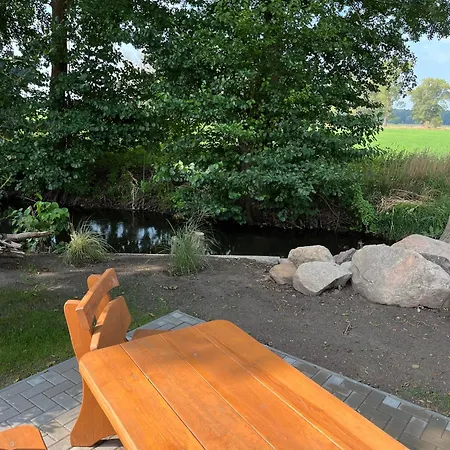 Landhaus-ferienwohnung Am Fluss アパート Plattenburg